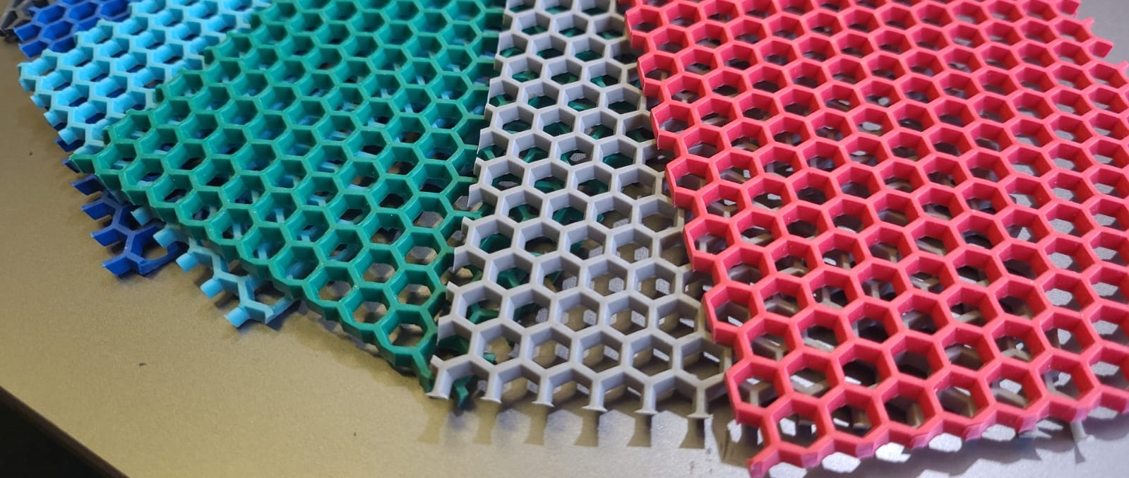 Toptan Petek Paspas - Modüler Plastik Havuz Kenarı Paspası Fabrika Fiyatları İstanbul